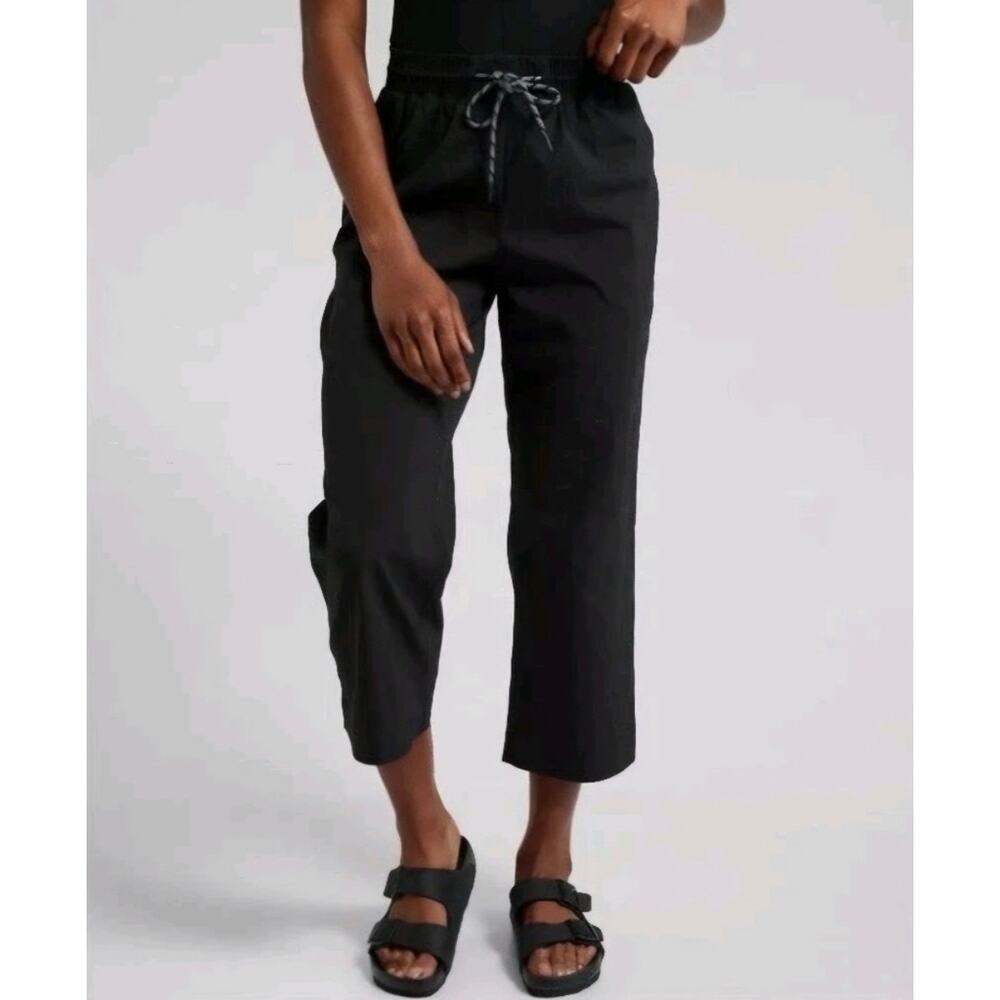 Athleta Trekkie Straight Crop Size 8 Color Black